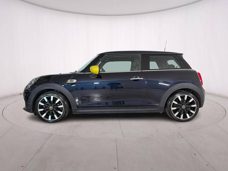 Usata Mini Cooper SE 135 kW (184 CV) 2021 Enigmatic black mini yours Utilitaria