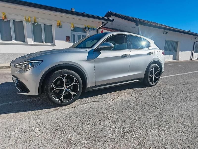 Usata 2020 Alfa Romeo Stelvio Executive SUV | 21.900 € (Buon prezzo) - Immagine 1/4
