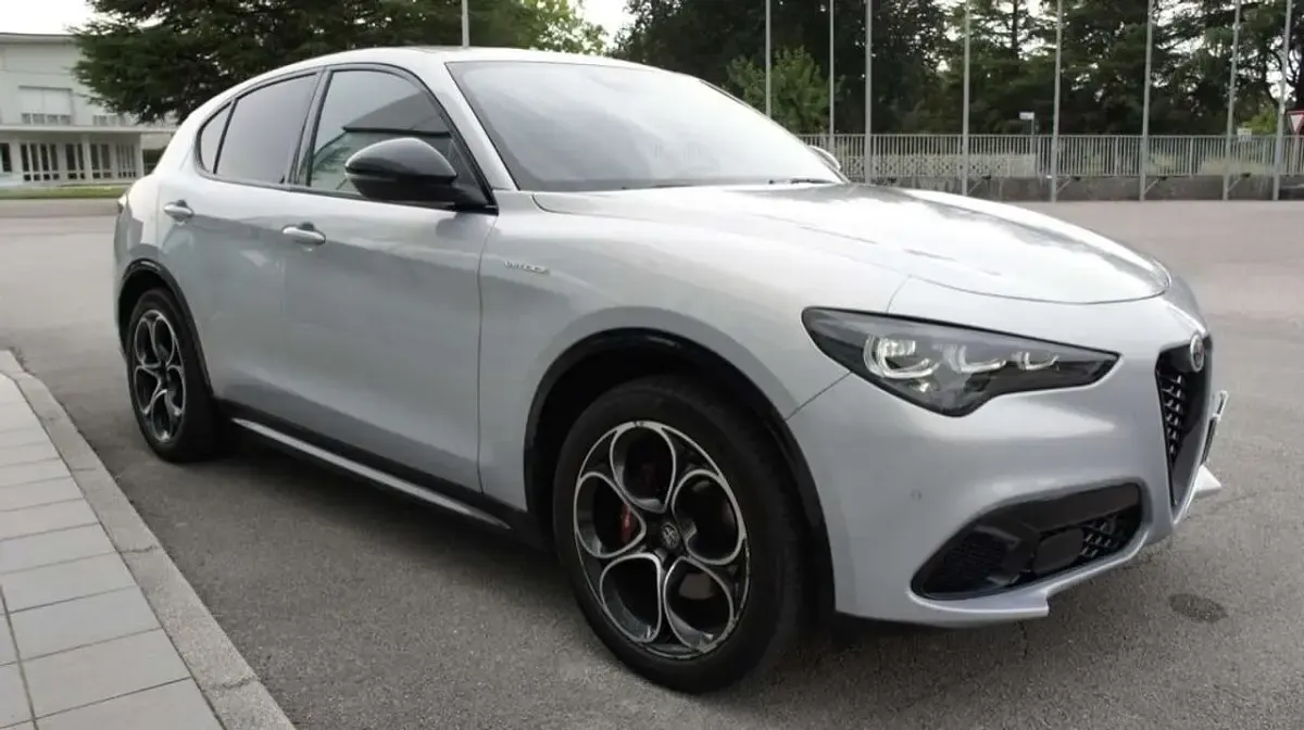 Usata Alfa Romeo Stelvio Sprint 209 CV (153 kW) 2024 Grigio SUV