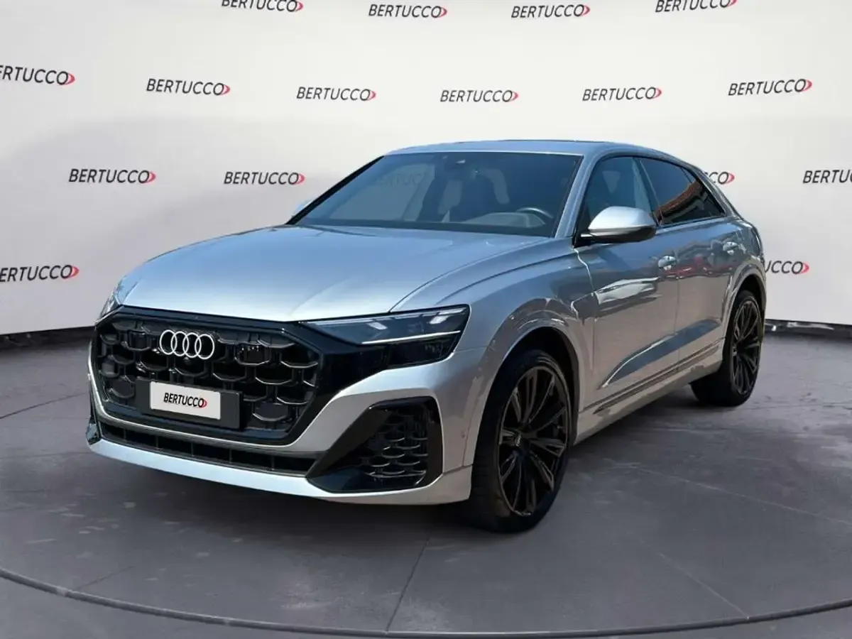 Usata Audi Q8 S-Line 394 CV (289 kW) 2024 Argento SUV