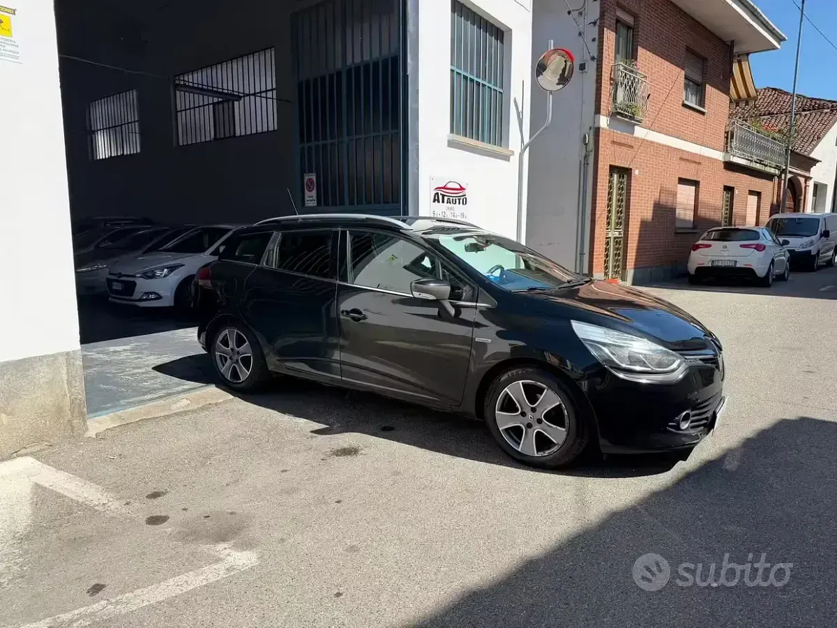 Usata Renault Clio 90 CV (66 kW) 2015 Nero Station wagon