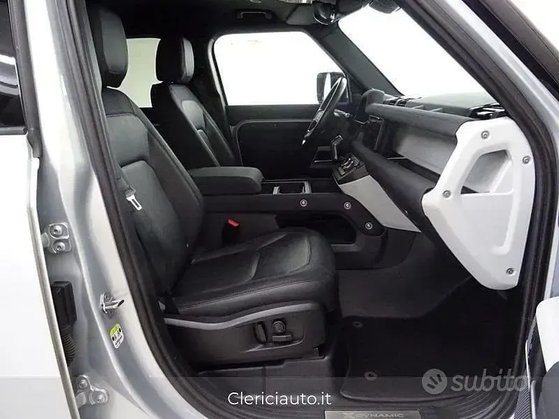 Usata Land Rover Defender SE Dynamic 249 CV (183 kW) 2023 Grigio SUV