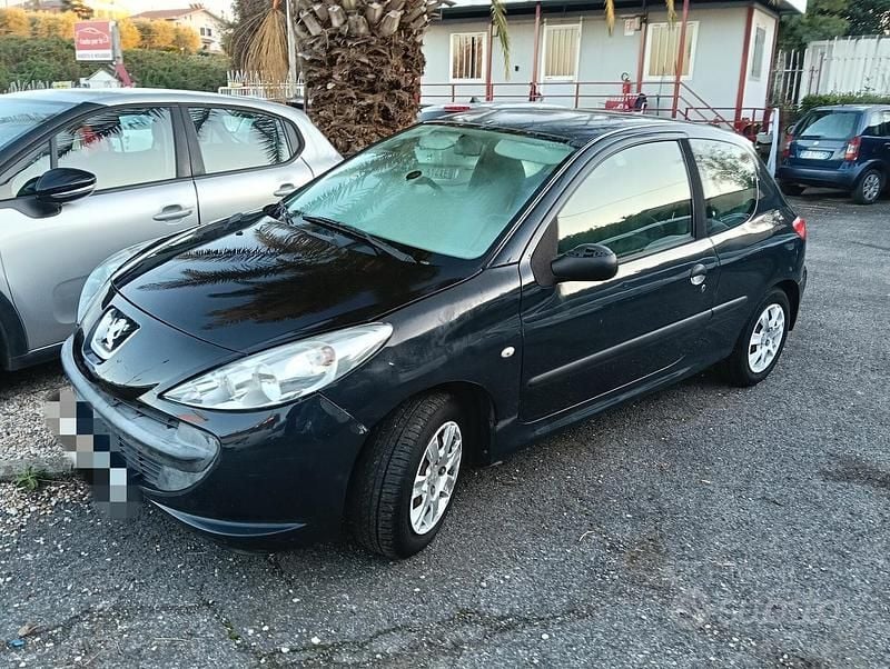 Nero Usata 2010 Peugeot 206 Tre volumi | 2200 € (Ottimo prezzo) - Immagine 1/4