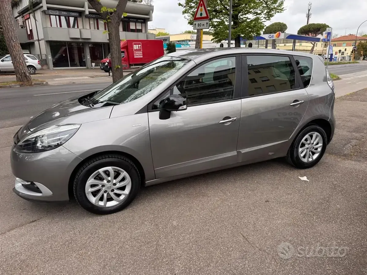 Usata Renault Scenic E-Tech XMOD 110 CV (80 kW) 2015 Marrone Monovolume