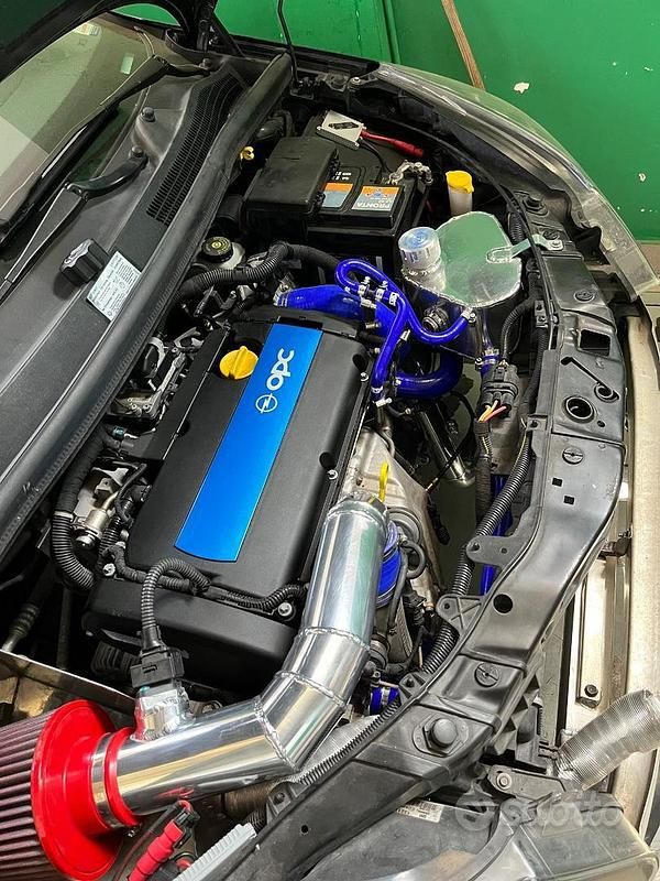Usata Opel Corsa OPC 192 CV (141 kW) 2008 Utilitaria