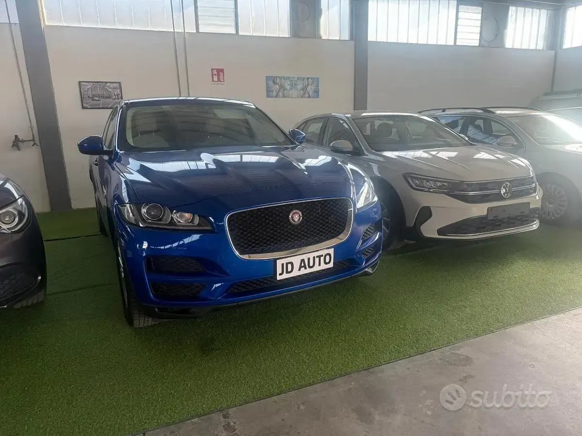 Usata Jaguar F-Pace Prestige 179 CV (131 kW) 2020 Bluazzurro SUV