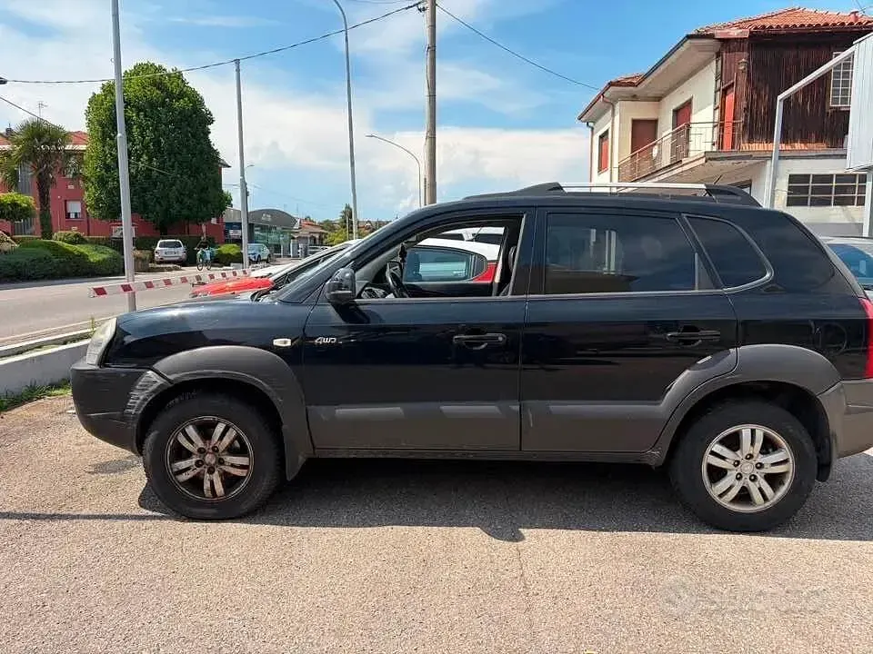 Usata Hyundai Tucson Active 140 CV (102 kW) 2006 Nero SUV