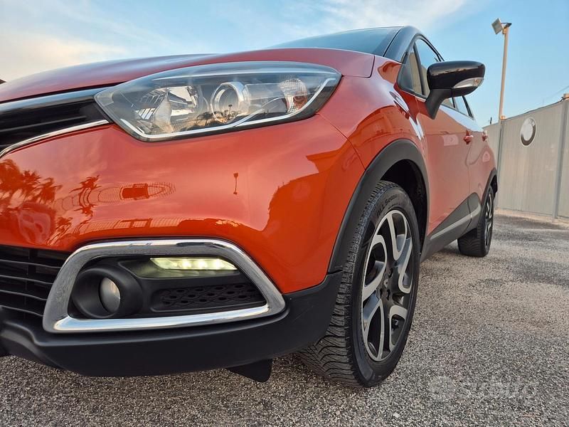 Usata Renault Captur 90 CV (66 kW) 2013 Arancione SUV