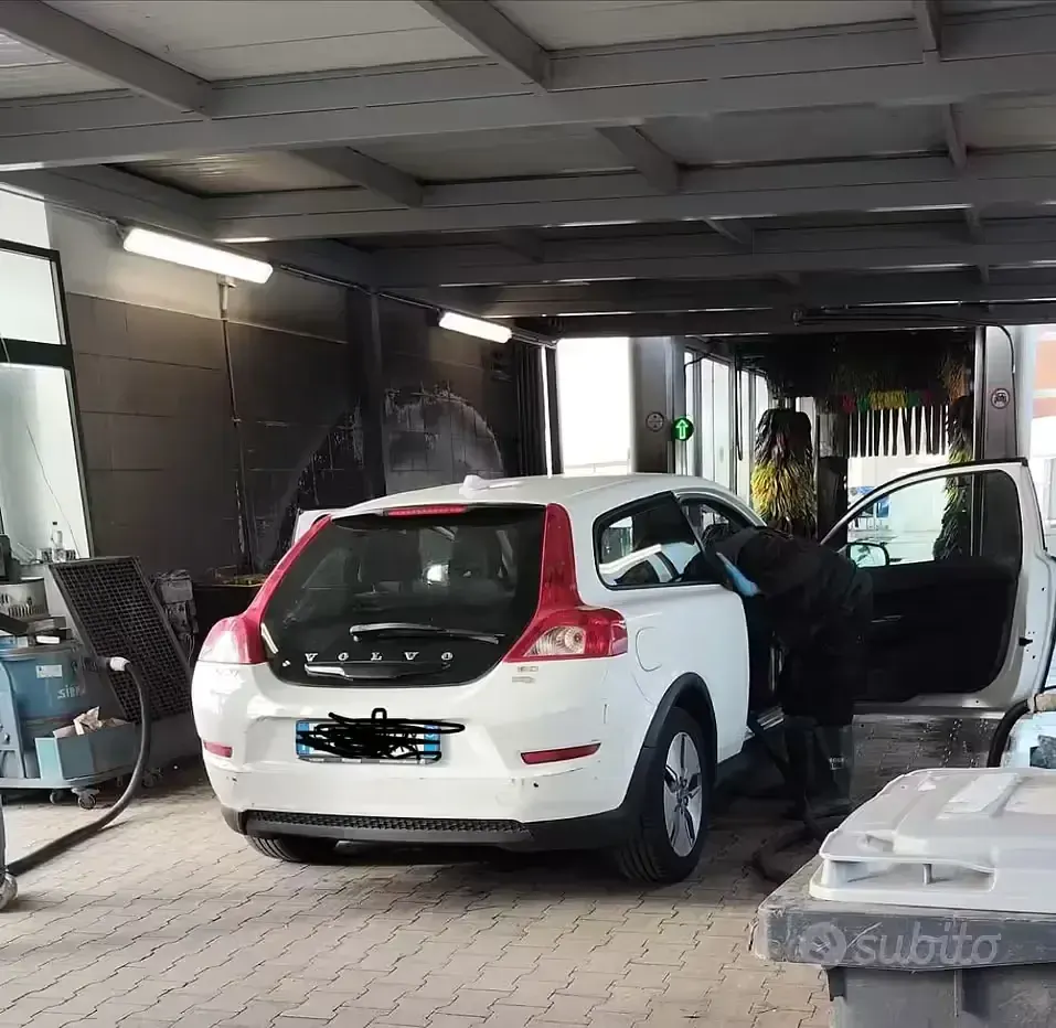 Usata Volvo C30 109 CV (80 kW) 2012 Bianco Utilitaria