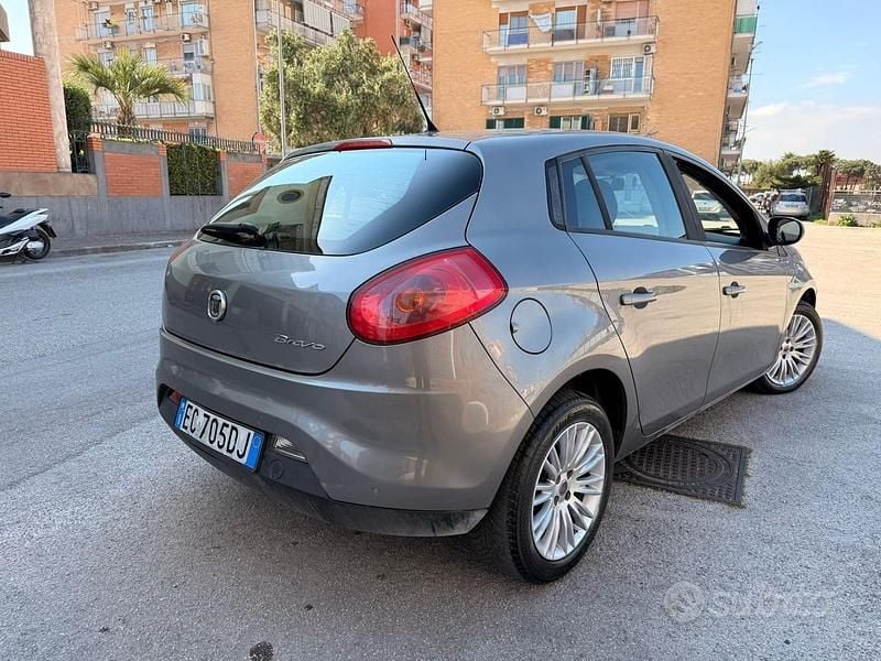 Usata Fiat Bravo Active 105 CV (77 kW) 2011 Grigio Utilitaria