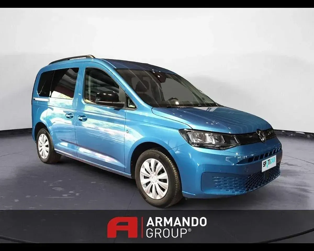 Usata VW Caddy 102 CV (75 kW) 2023 Blu Monovolume
