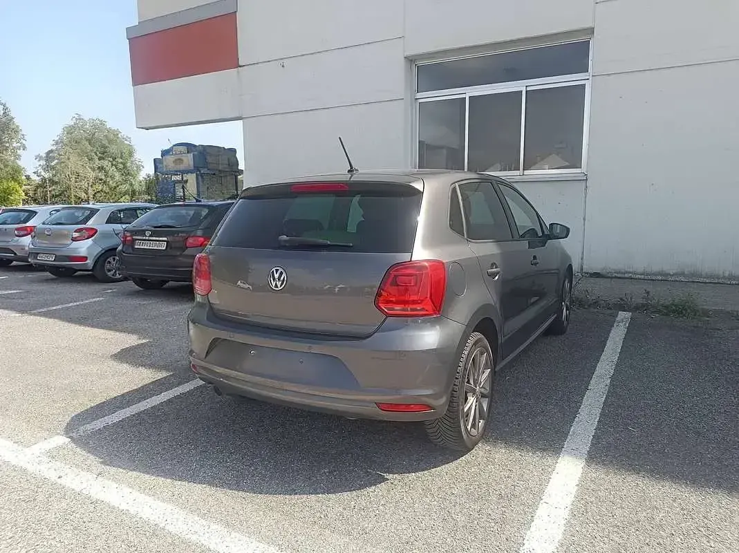 Usata VW Polo Trendline 75 CV (55 kW) 2017 Grigio Utilitaria