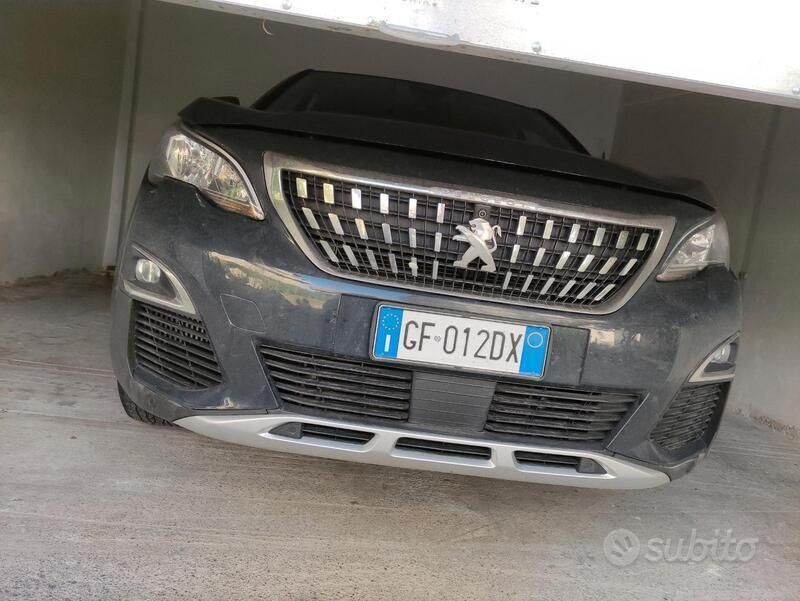 Usata Peugeot 3008 131 CV (96 kW) 2018 Blu SUV