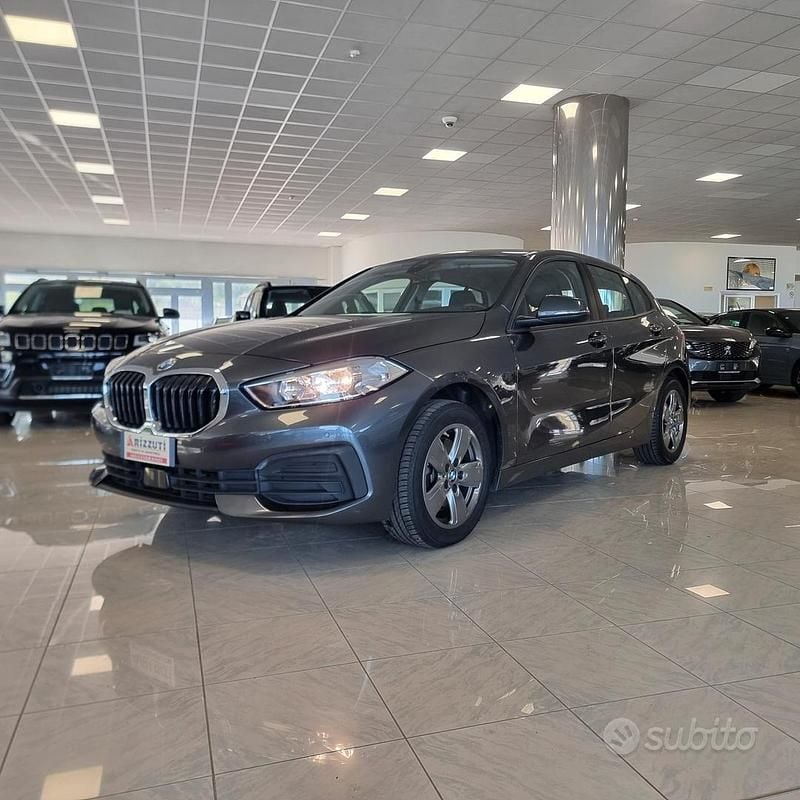Grigio Usata 2021 BMW 116 Advantage Due volumi | 17.990 € (Super prezzo) - Immagine 1/4