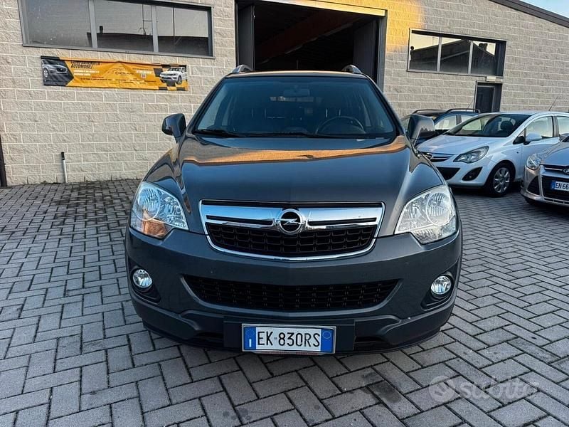 Grigio Usata 2011 Opel Antara Cosmo SUV | 4950 € (Buon prezzo) - Immagine 1/4