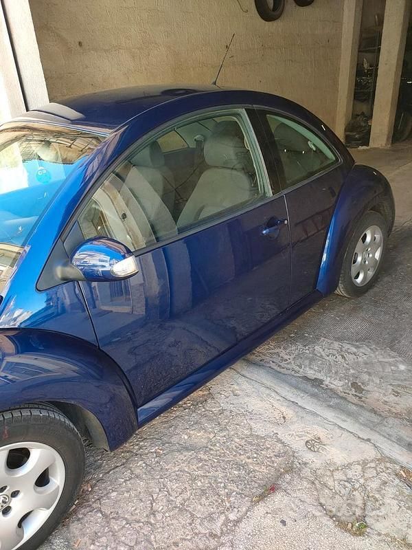 Usata VW New Beetle 2004 Utilitaria