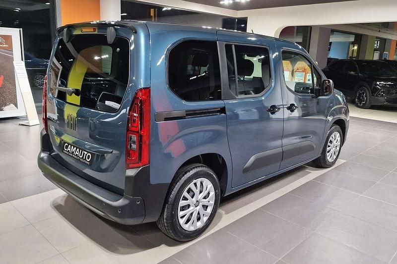Nuova Fiat Doblò Comfort 102 CV (75 kW) 2025 Blu volare Monovolume