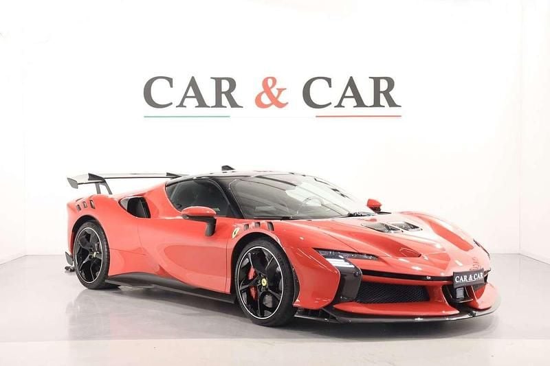 Rosso Nuova 2025 Ferrari SF90 Coupé | 1.580.000 € - Immagine 1/4