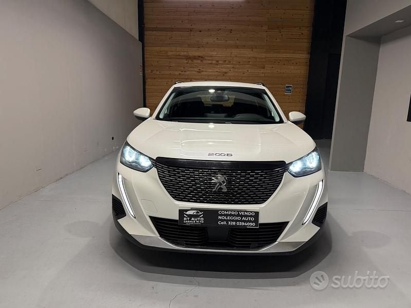 Usata Peugeot 2008 Allure 131 CV (96 kW) 2021 Bianco SUV
