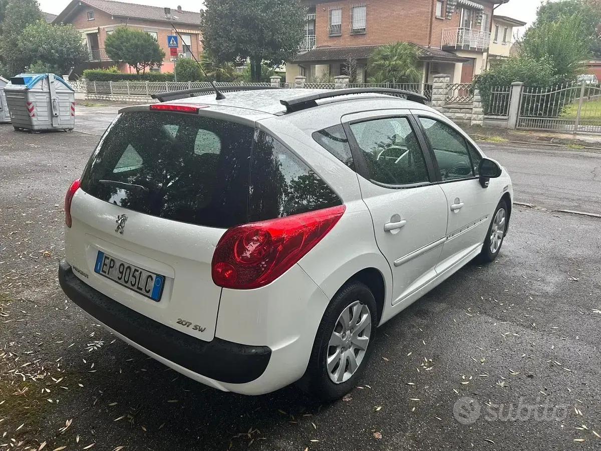 Käytetty Peugeot 207 73 HP (53 kW) 2012 Valkoinen Farmari