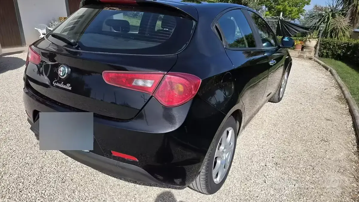 Usata Alfa Romeo Giulietta 105 CV (77 kW) 2011 Nero Utilitaria