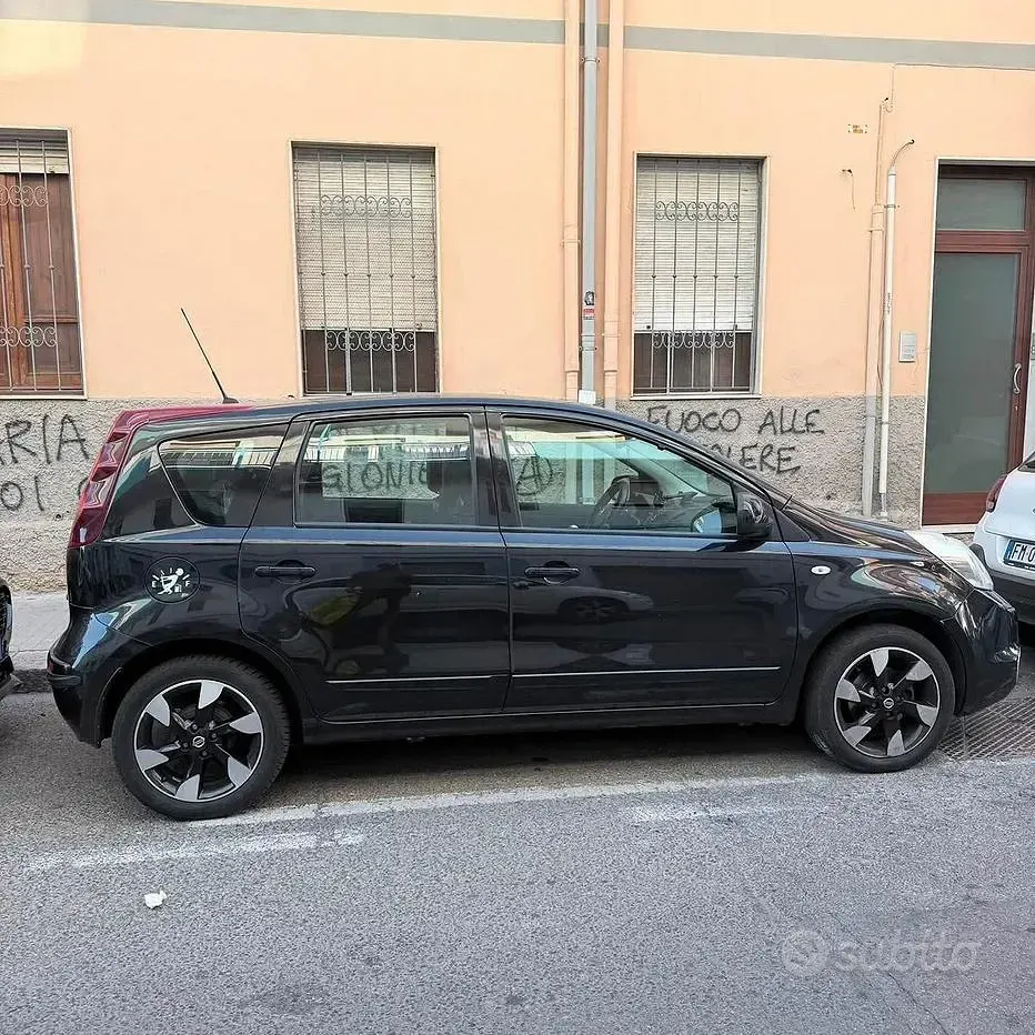 Usata Nissan Note 90 CV (66 kW) 2013 Nero Utilitaria