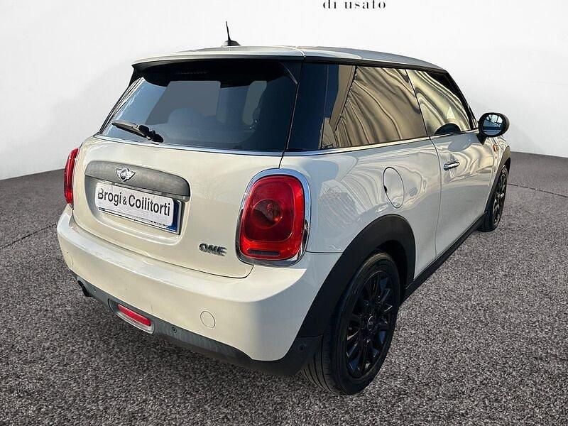 Usata Mini ONE 75 CV (55 kW) 2017 Bianco Utilitaria