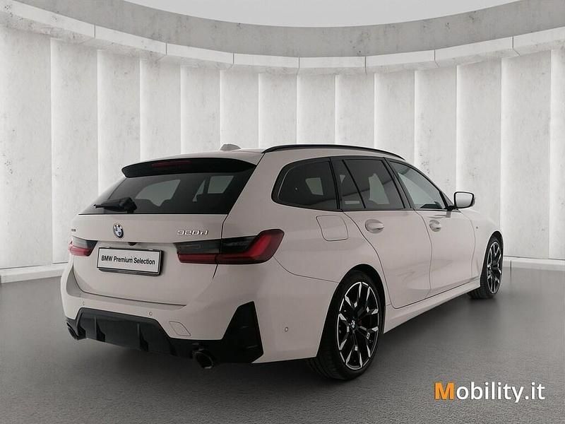 Usata BMW 320e M Sport 190 CV (139 kW) 2024 Bianco Station wagon
