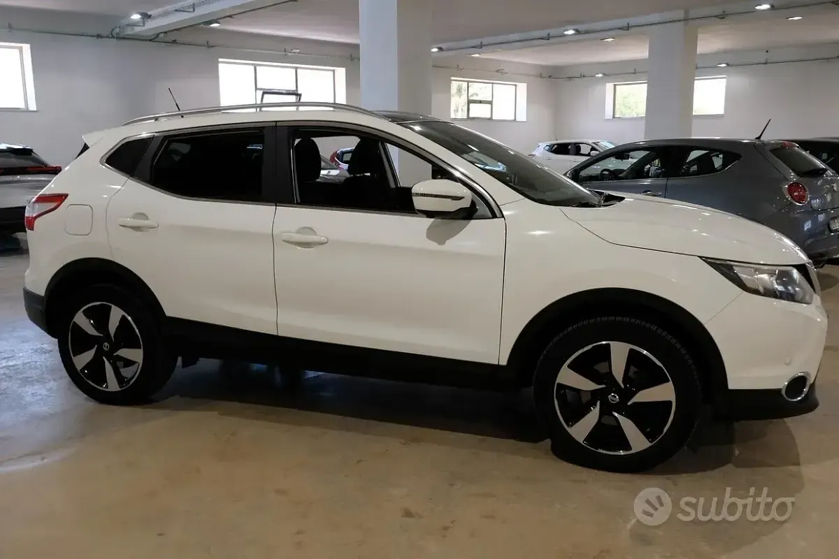 Usata Nissan Qashqai Tekna 110 CV (80 kW) 2016 Bianco SUV