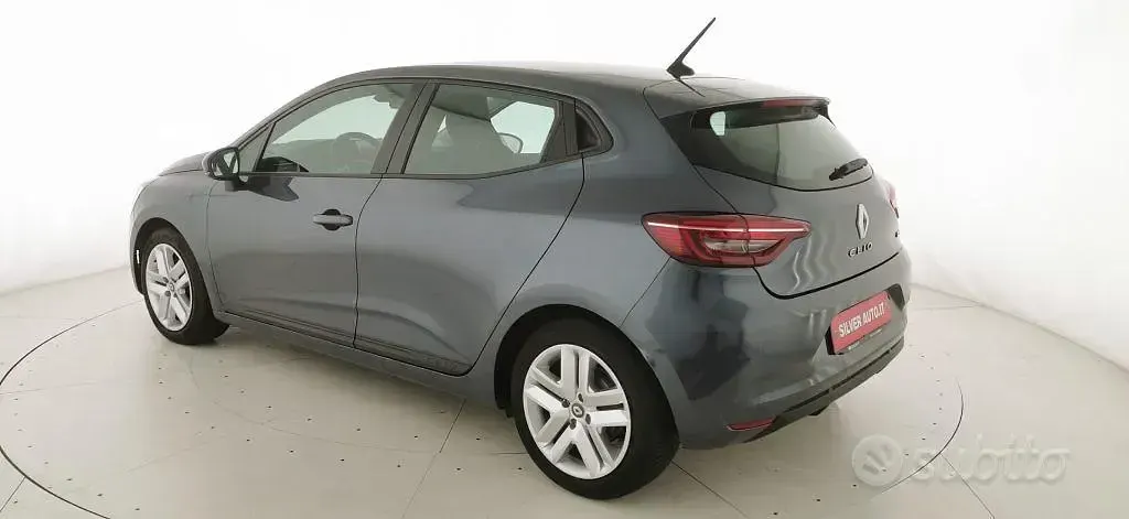 Usata Renault Clio V 91 CV (66 kW) 2022 Grigio Berlina