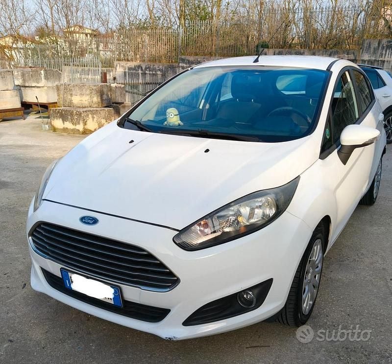 Usata Ford Fiesta Titanium 92 CV (67 kW) 2014 Bianco Utilitaria