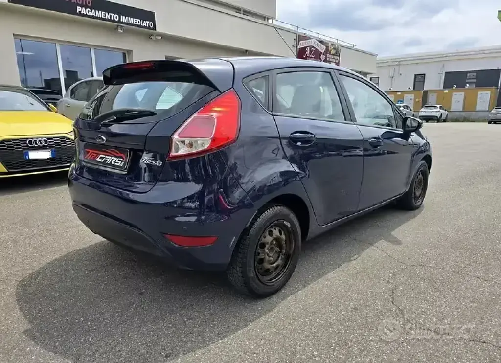 Usata Ford Fiesta 97 CV (71 kW) 2015 Blu Utilitaria