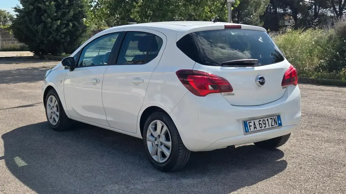 Usata Opel Corsa 75 CV (55 kW) 2015 Bianco Utilitaria