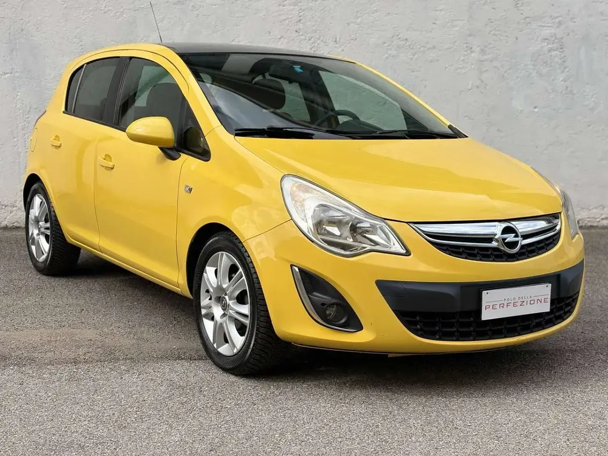 Usata Opel Corsa 86 CV (63 kW) 2011 Giallo Utilitaria