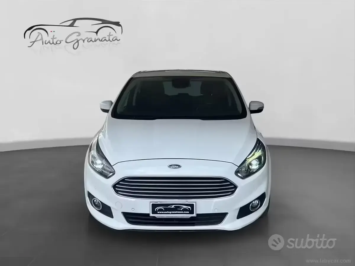 Begagnad Ford S-MAX S 150 HK (110 kW) 2019 Vit Minibuss