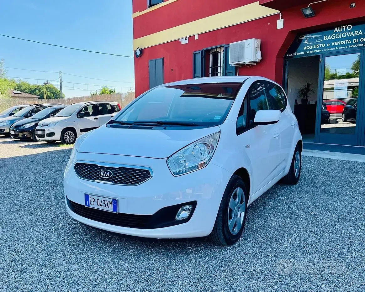 Usata Kia Venga 90 CV (66 kW) 2013 Bianco Utilitaria