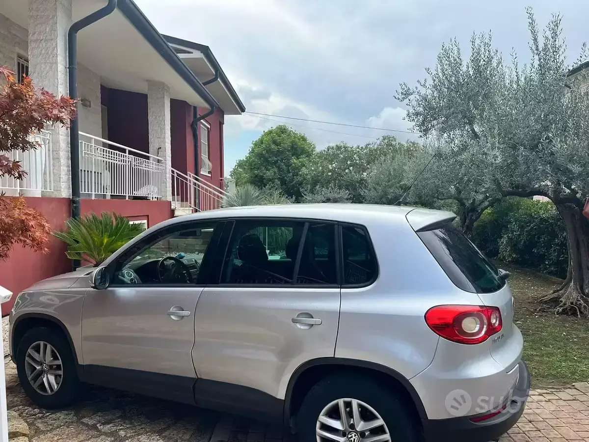Usata VW Tiguan 150 CV (110 kW) 2009 Grigio SUV
