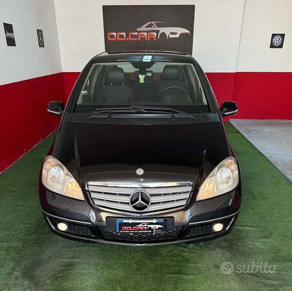 Usata Mercedes A180 Avantgarde 109 CV (80 kW) 2011 Nero Utilitaria
