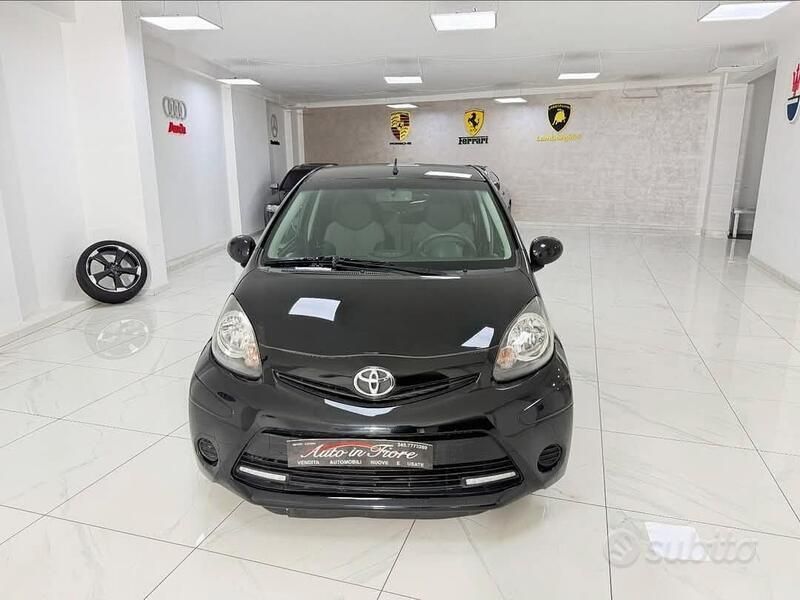 Nero Usata 2013 Toyota Aygo Edition Due volumi | 4999 € (Buon prezzo) - Immagine 1/4