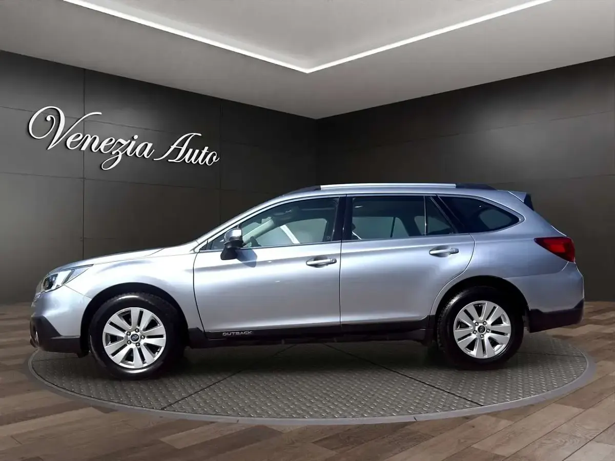 Usata Subaru Outback 150 CV (110 kW) 2016 Argento Station wagon