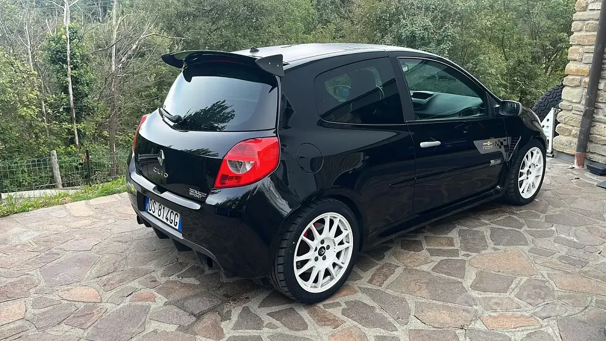 Usata Renault Clio 200 CV (147 kW) 2009 Nero