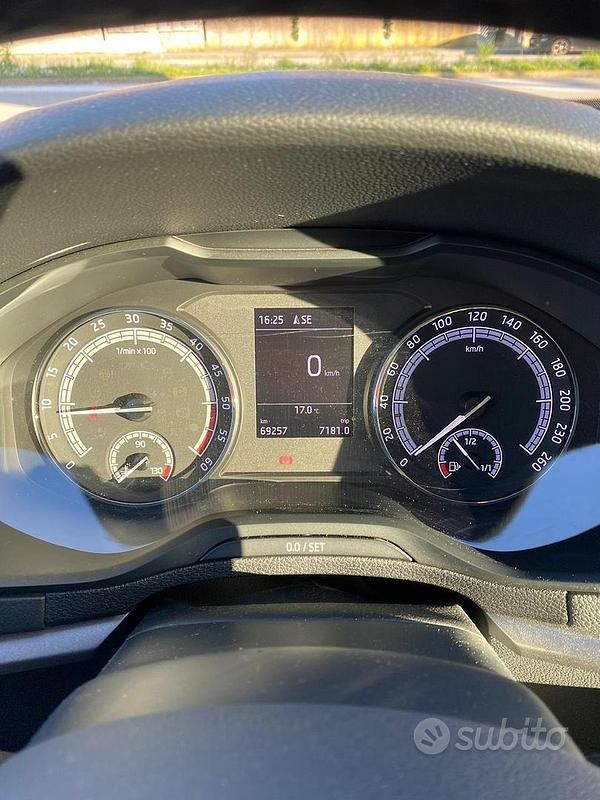 Usata Skoda Karoq 115 CV (84 kW) 2019 Bianco SUV