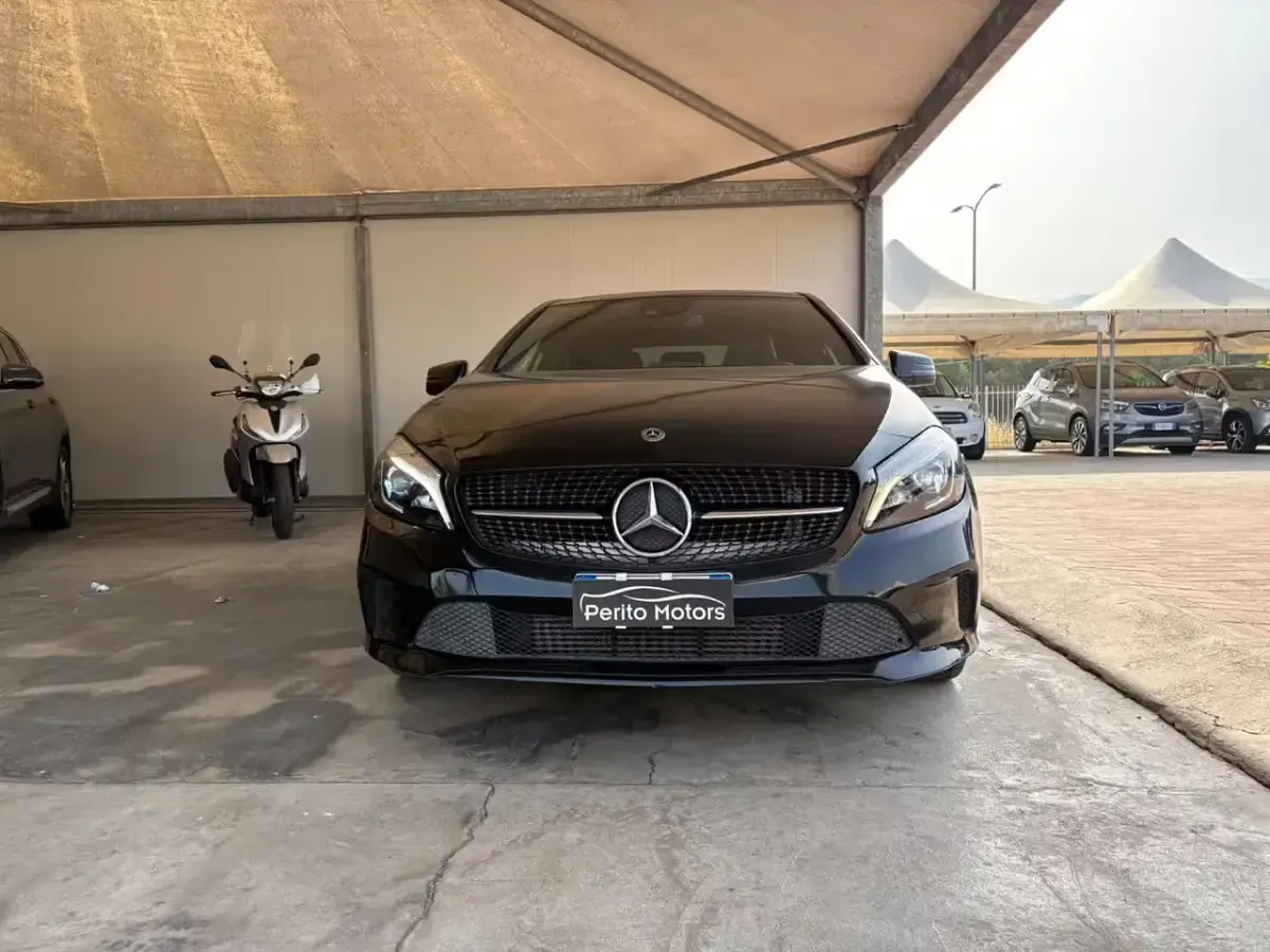Usata Mercedes A200 Premium 136 CV (100 kW) 2017 Nero Utilitaria