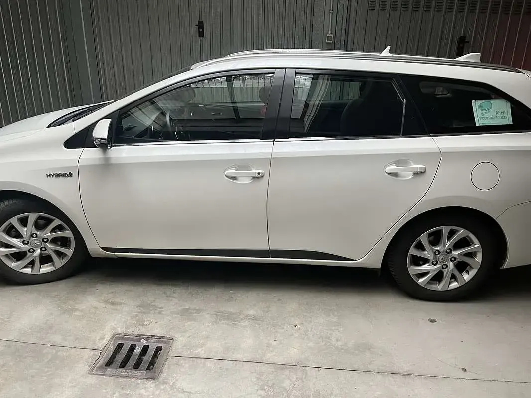 Usata Toyota Auris Touring Sports Business Edition 99 CV (72 kW) 2018 Station wagon