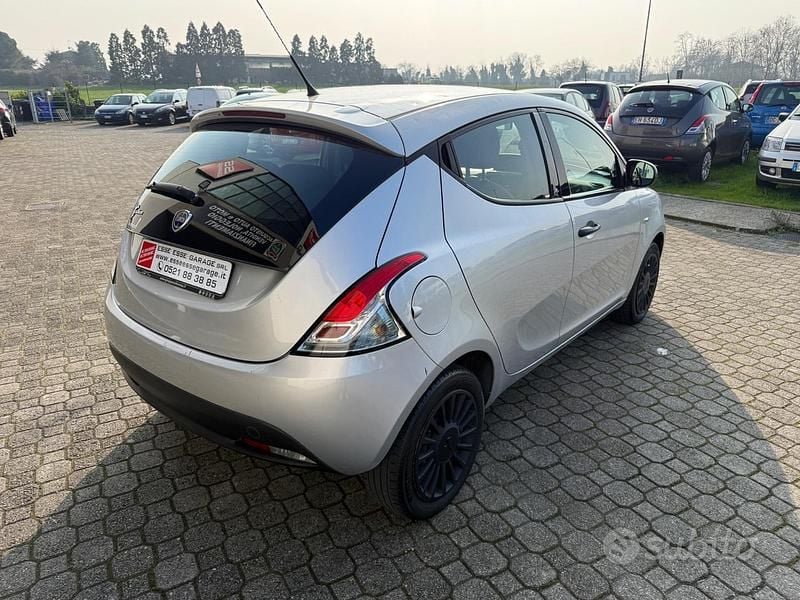 Usata Lancia Ypsilon Platinum 69 CV (50 kW) 2018 Grigio Utilitaria