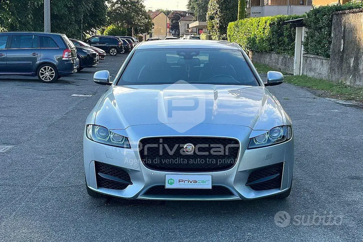Usata Jaguar XF R-Sport 179 CV (131 kW) 2017 Grigio Berlina
