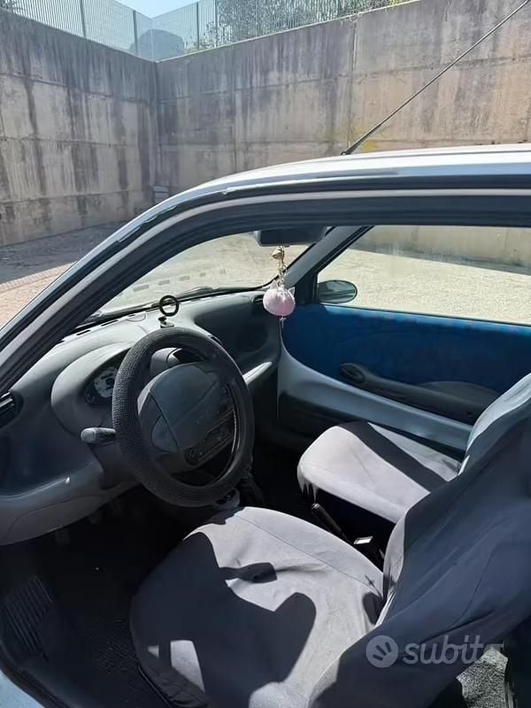 Usata Fiat 600 54 CV (39 kW) 1999 Bianco Berlina