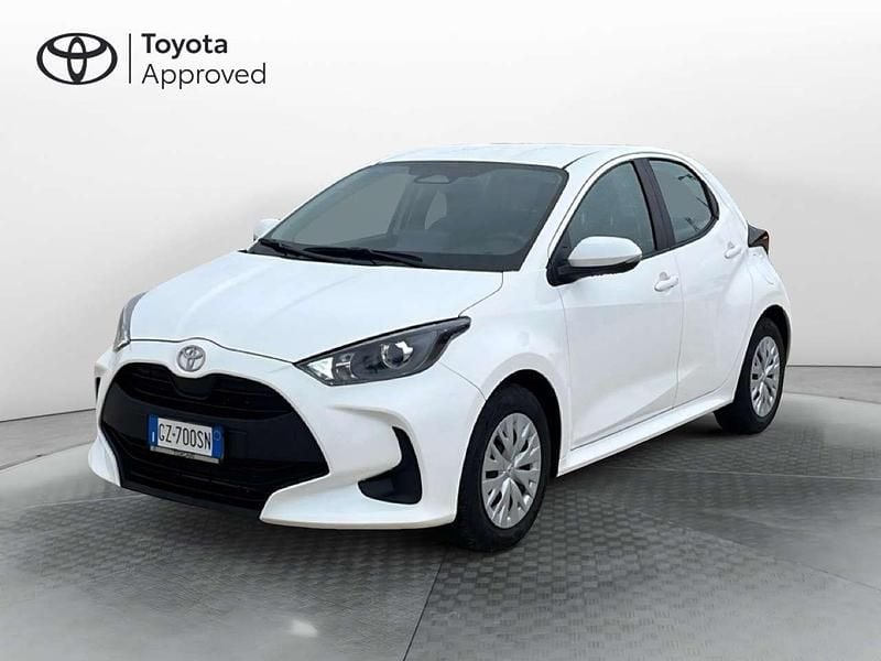 Bianco Usata 2025 Toyota Yaris Hybrid Active Tre volumi | 19.500 € (Buon prezzo) - Immagine 1/3