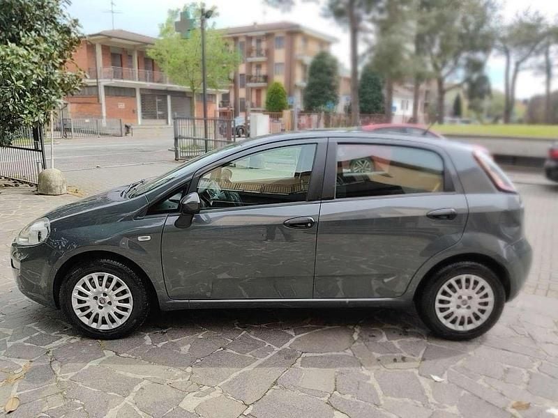 Usata Fiat Punto Street 69 CV (50 kW) 2014 Grigio Utilitaria