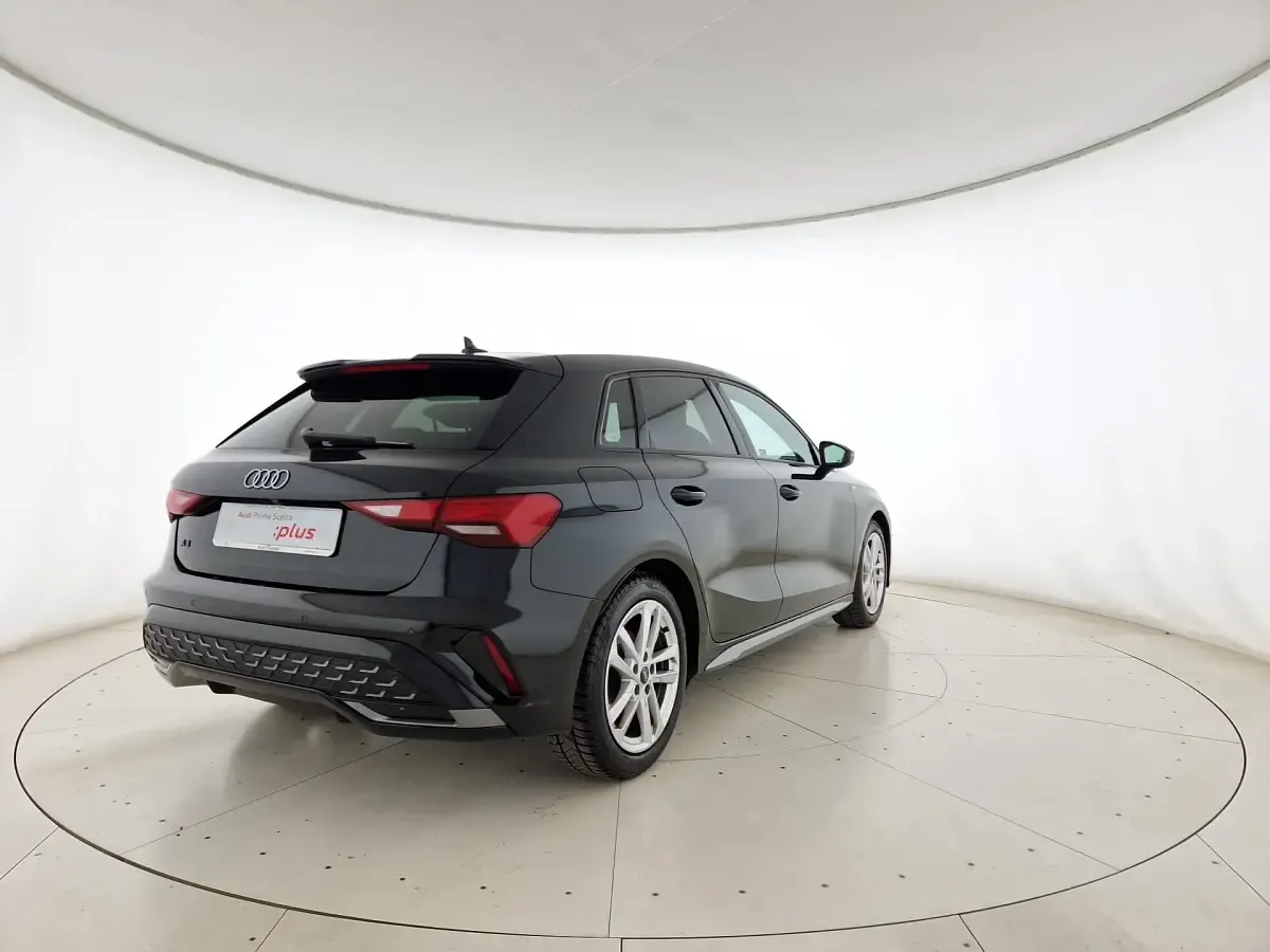 Usata Audi A3 S-Line 150 CV (110 kW) 2025 Nero mito metallizzato Berlina